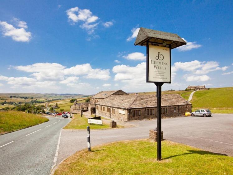 Leeming Wells Hotel Haworth Room photo